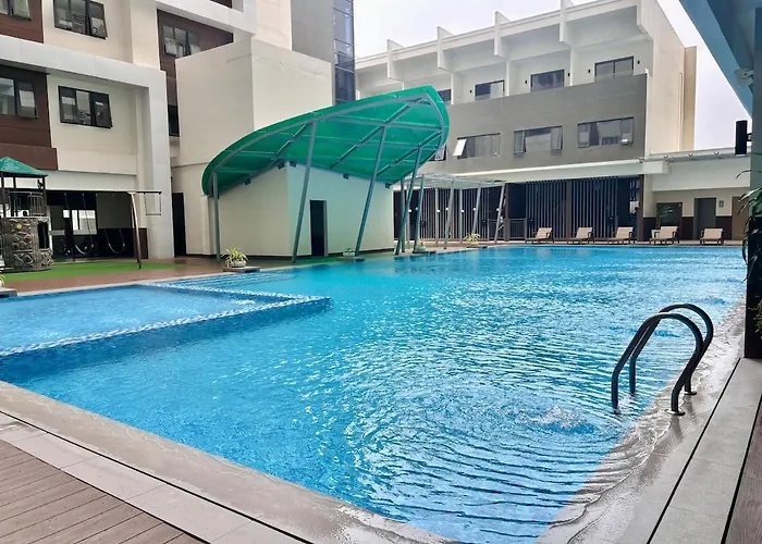 Resort-style With Pool, Sauna, Gym-walk To It Park Апартаменты