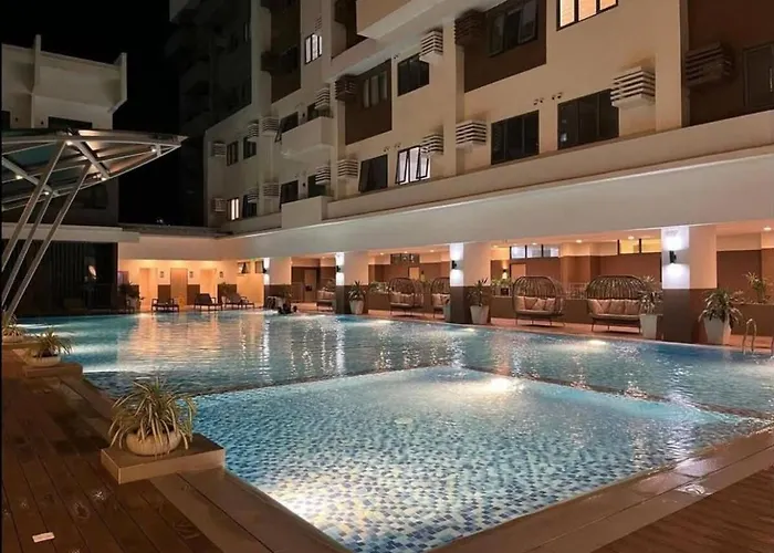 Resort-style With Pool, Sauna, Gym-walk To It Park Апартаменты